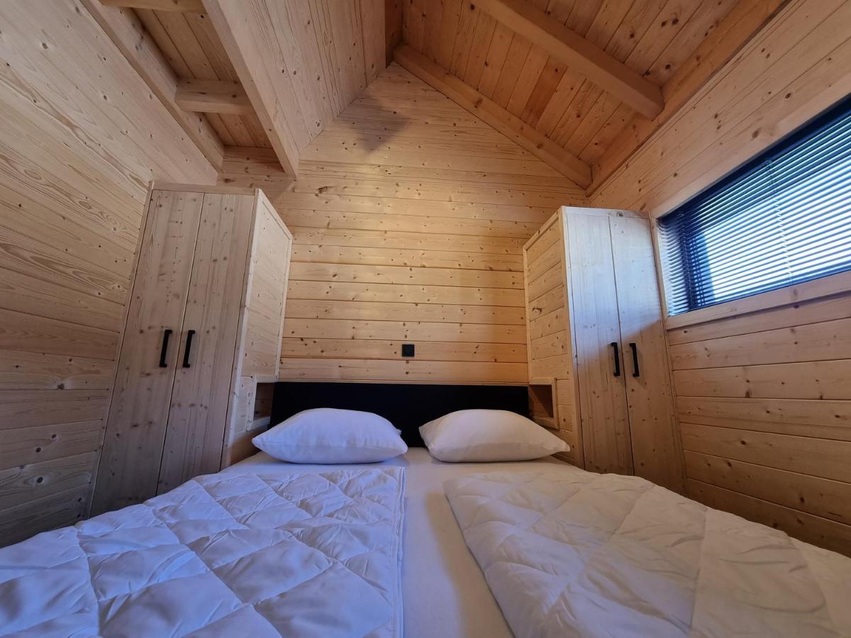 Chalet Met Sauna En Airconditioning Sint-Annaland Exterior foto