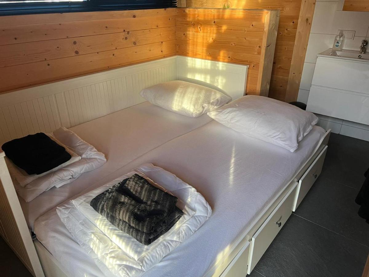 Chalet Met Sauna En Airconditioning Sint-Annaland Exterior foto